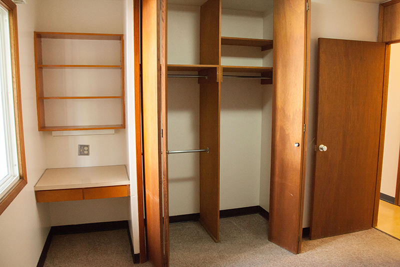 Kamiak One Bedroom Bedroom Closet